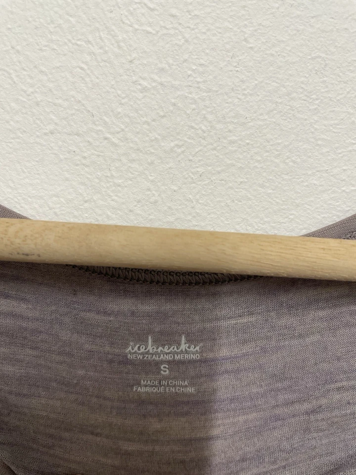 Icebreaker Ladies Merino Wool Top Size Small Grey Floral Design Elastic Edges - Image 2 of 4