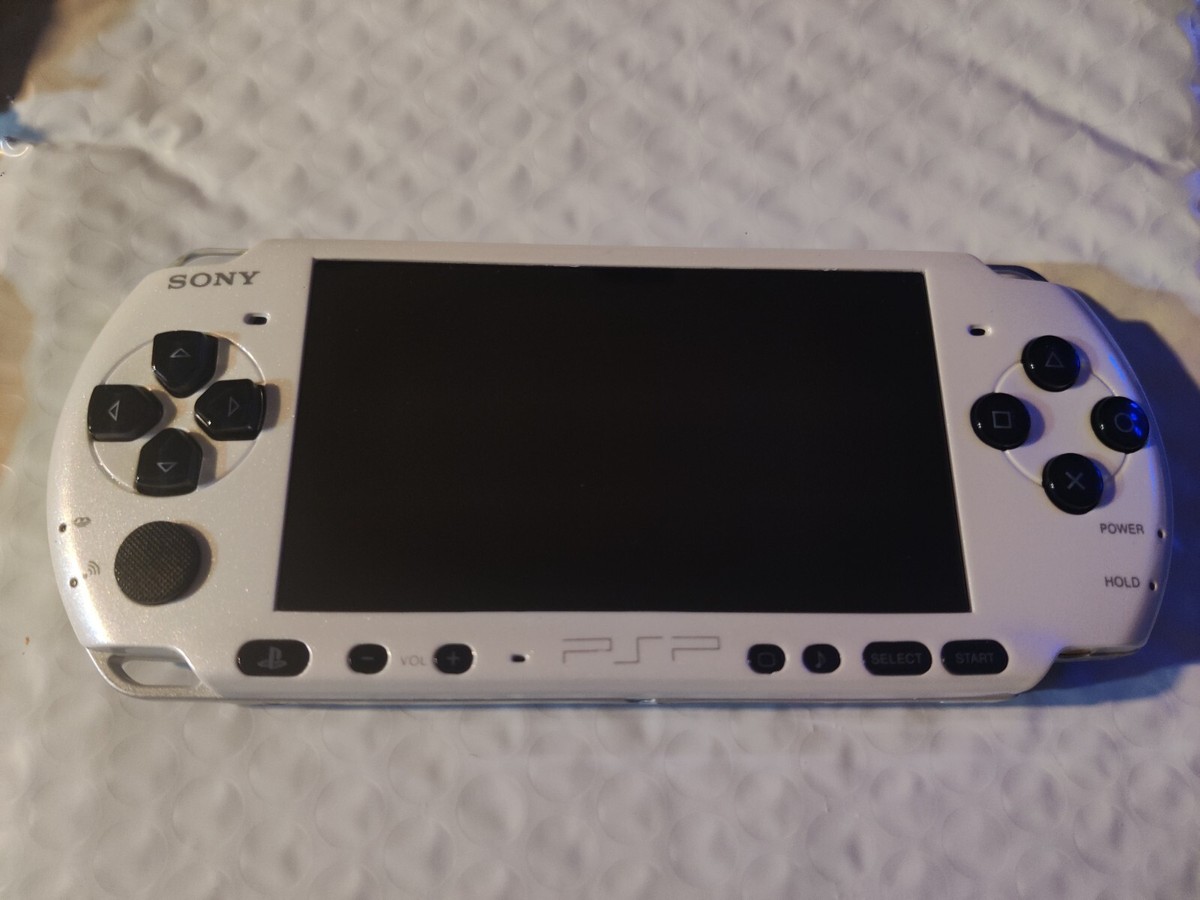 Sony PSP 3000 Console System Black/White w White/Black