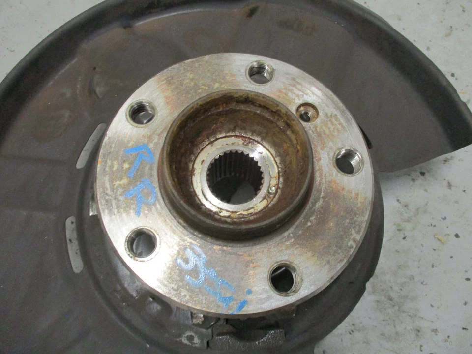 Eje portador de cojinete de rueda nudillo trasero derecho BMW 335xi GT 12-16 333267984 33 Foto 2 de 4