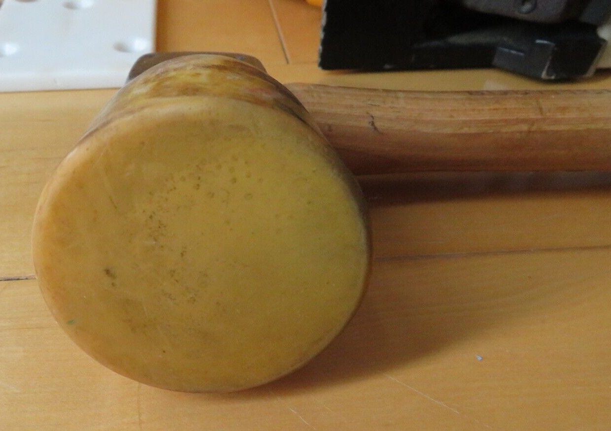 Bostitch MIIIFS Pneumatic Flooring Stapler, hammer, staples, base plate