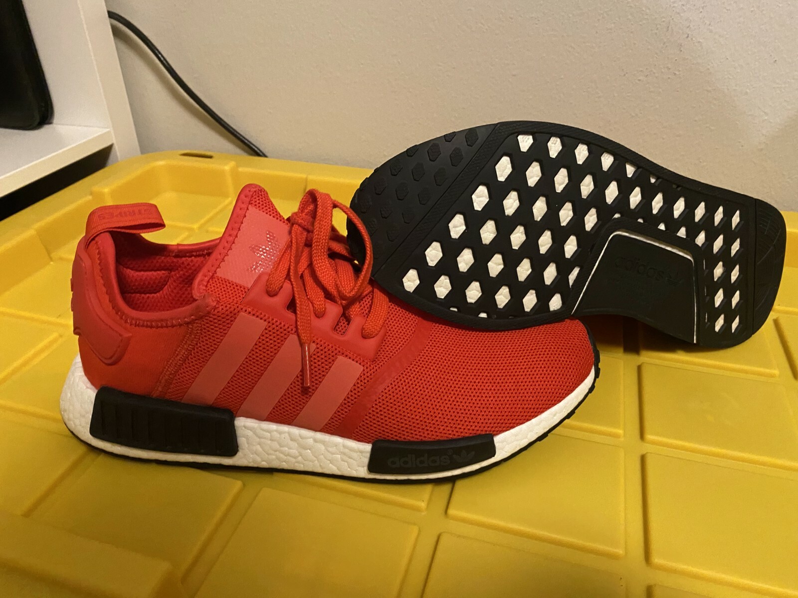 nmd r1 clear red