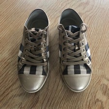 Damen Burberry Turnschuhe /Sneaker Größe 36  Sonderpreis 30  Euro