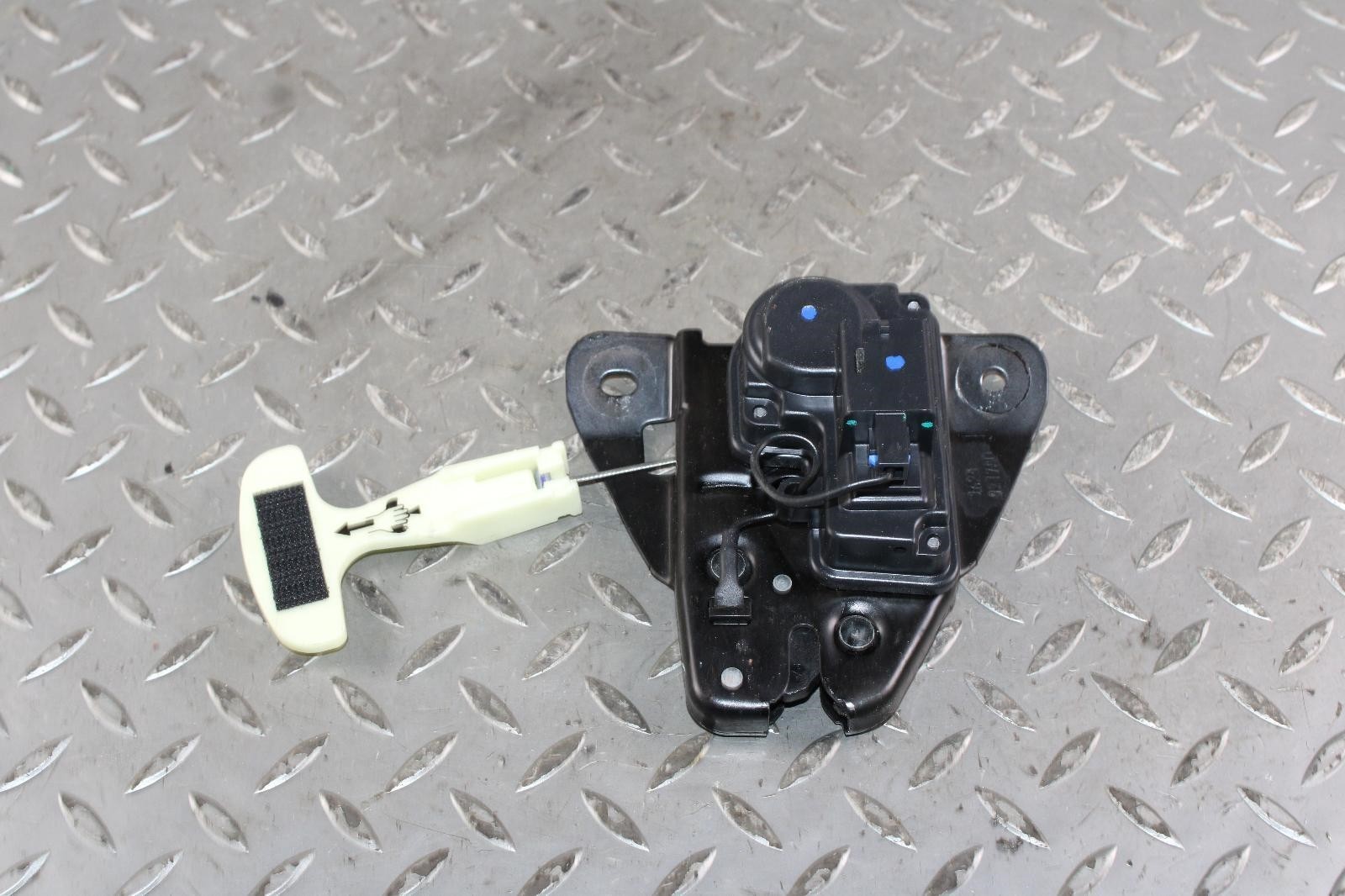14-17 Ghibli Rear Back Trunk Decklid Release Lock Latch Assembly OEM Factory WTY