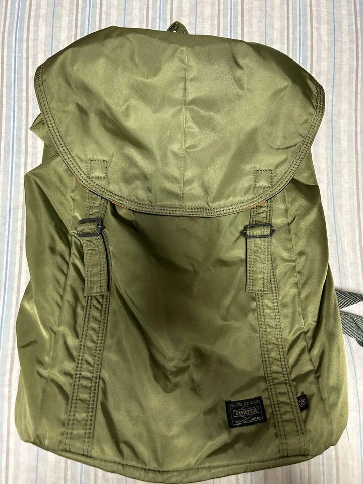 Mochila de nailon verde salvia Stussy x Porter Yoshida exclusiva de Japón Foto 2 de 4