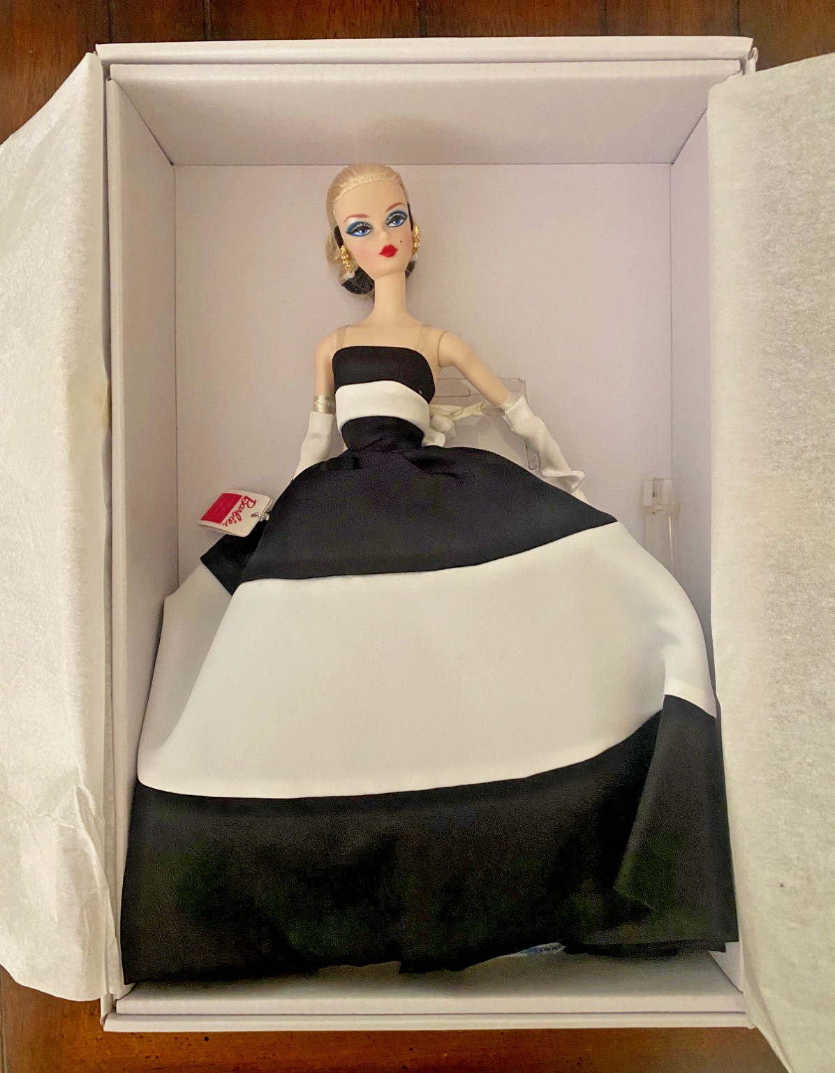 Куклы Mattel Barbie Black and White Forever Silkstone Doll 2018 Gold Label — фото 3