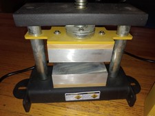 Grip Twist Manual Heat Press - 2-Ton   Extraction Machine