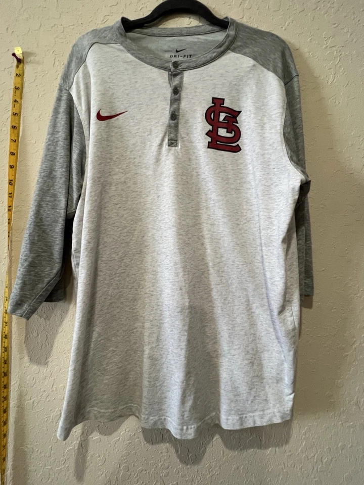 Camisa Nike Dri-FIT St. Louis Cardinals masculina extra grande beisebol cinza Swoosh - Imagem 2 de 4