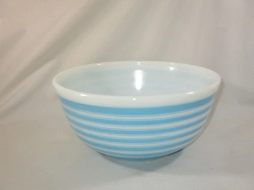 Vtg. 1960s  MCM 403 Pyrex Blue & White Stripe Mixing/ Nesting Bowl 2.5 Qt.