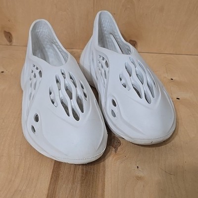 Yeezy Foam Rnnr (Runner) Size 9