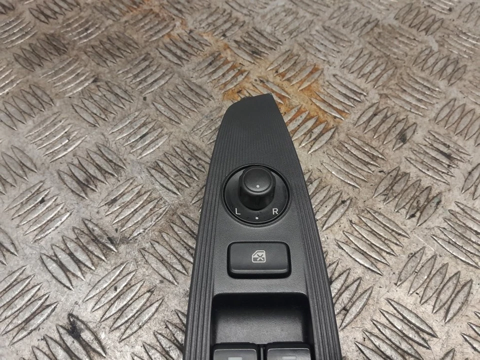 MAZDA CX-5 D ELECTRIC WINDOW SWITCH (FRONT DRIVER SIDE) ESTATE 5AB008EB08 12-17 - Image 2 of 4