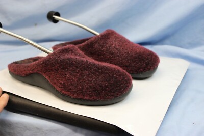 Totes Isotoner  Slipper MENS US 9 RED soft SLIP ON warm