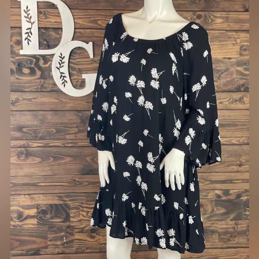 A.n.a | Floral Black and White Off The Shoulder Scoop Neck Mini Dress Ruffle