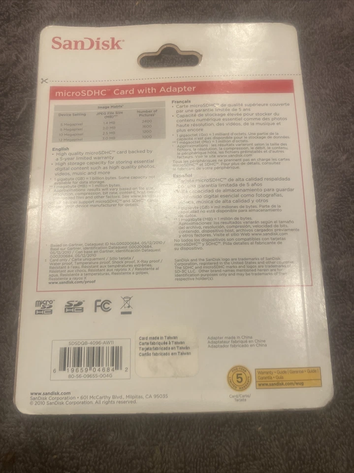 NEW MicroSDHC 4GB Card Adapter ScanDisk card top cut - Image 2 of 2