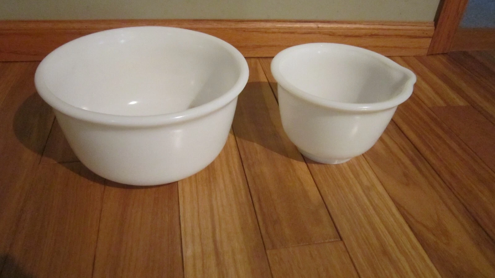 Vintage Set Of 2 White Milk Glass Banded Mixing Bowls Hamilton Beach #LR