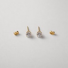 Boucles d’oreilles OR JAUNE  14 CARATS Poinçonnées avec zircon 5mm NEUVES