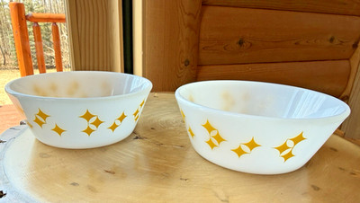 Vintage 2 Federal Milk Glass Yellow Rare Atomic Stars Twinkle Diamonds 5'' Bowls