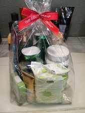 BATH  BODY WORKS -     VANILLA BEAN NOEL SELF-CARE GIFT SET    
