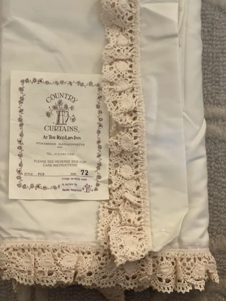 Juego de 2 cortinas Country At The Red Lion Inn crema con adornos de ganchillo paneles de 72" Foto 2 de 4