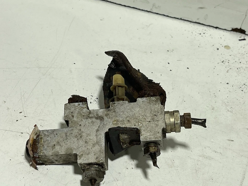 Válvula dosificadora freno Jeep TJ Wrangler sin tambor de disco ABS con soporte OEM 97-06 Foto 3 de 4