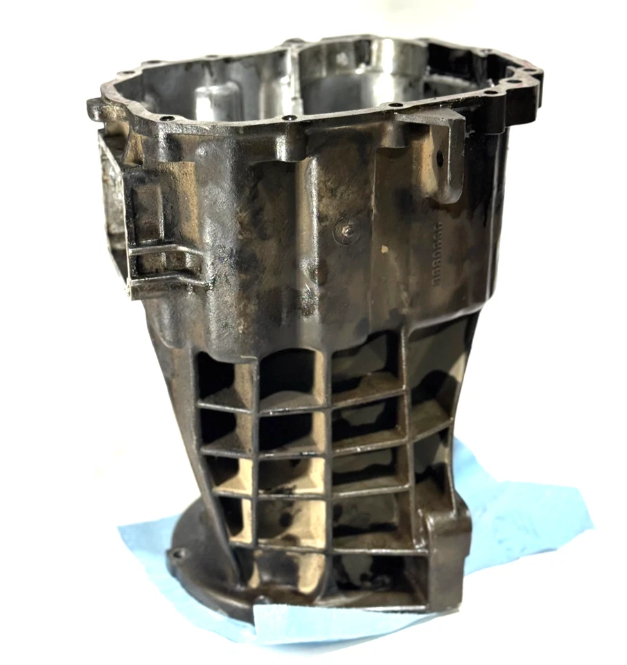 1993 GMC / CHEVY C / K 1500 2500 NV3500 TRANSMISSION 4X4 CASE SHELL HOUSING - Image 3 of 4