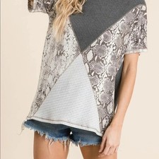 NWT BiBi boutique Thermal waffle snakeskin print block top sz M