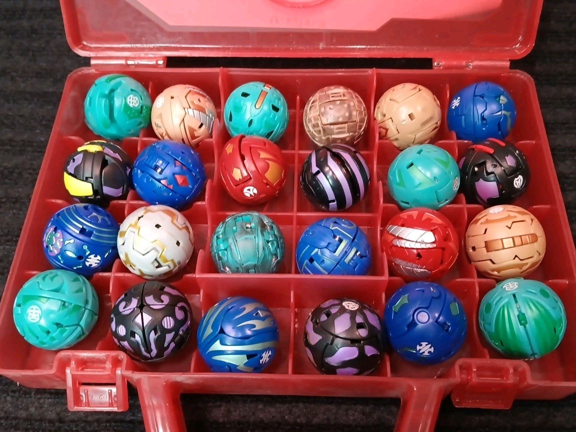 Bakugan Battle Brawlers Lot Of 24 Figures In Carrying Case | eBay