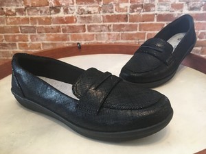 clarks ayla form penny loafer