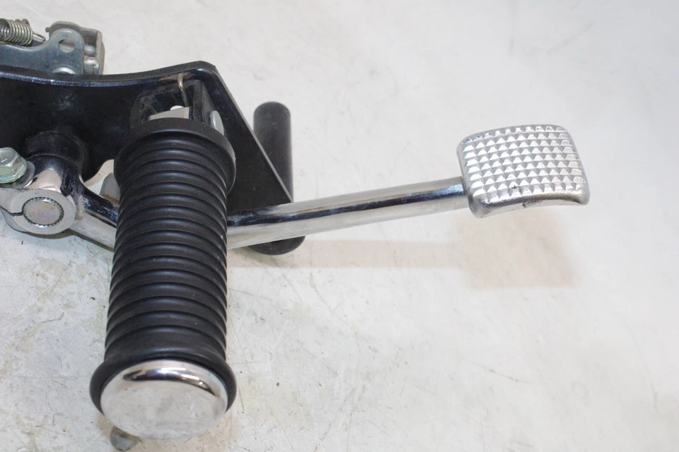 96-09 KAWASAKI VULCAN 500 EN500-C OEM REPOSAPIÉS DELANTERO DERECHO CLAVIJA PASO Foto 3 de 4