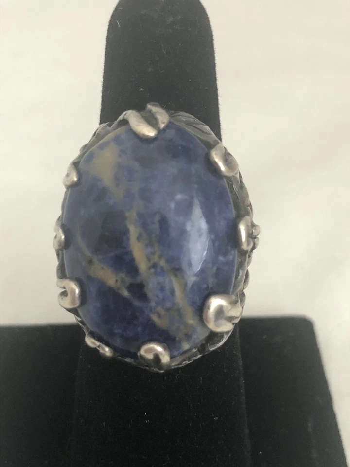 Extraordinario anillo artesanal de plata de ley y sodalita Foto 3 de 4