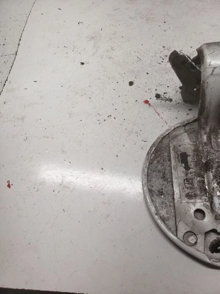 Puerta de llenado de combustible E250 2003 1117038 Foto 2 de 4