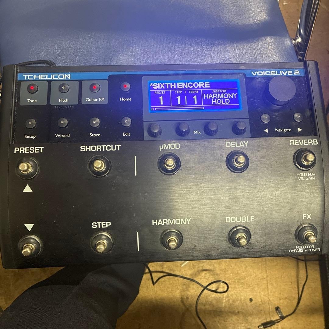 TC-HELICON VOICELIVE 2 Vocal Multi-Effects Processor Pedal