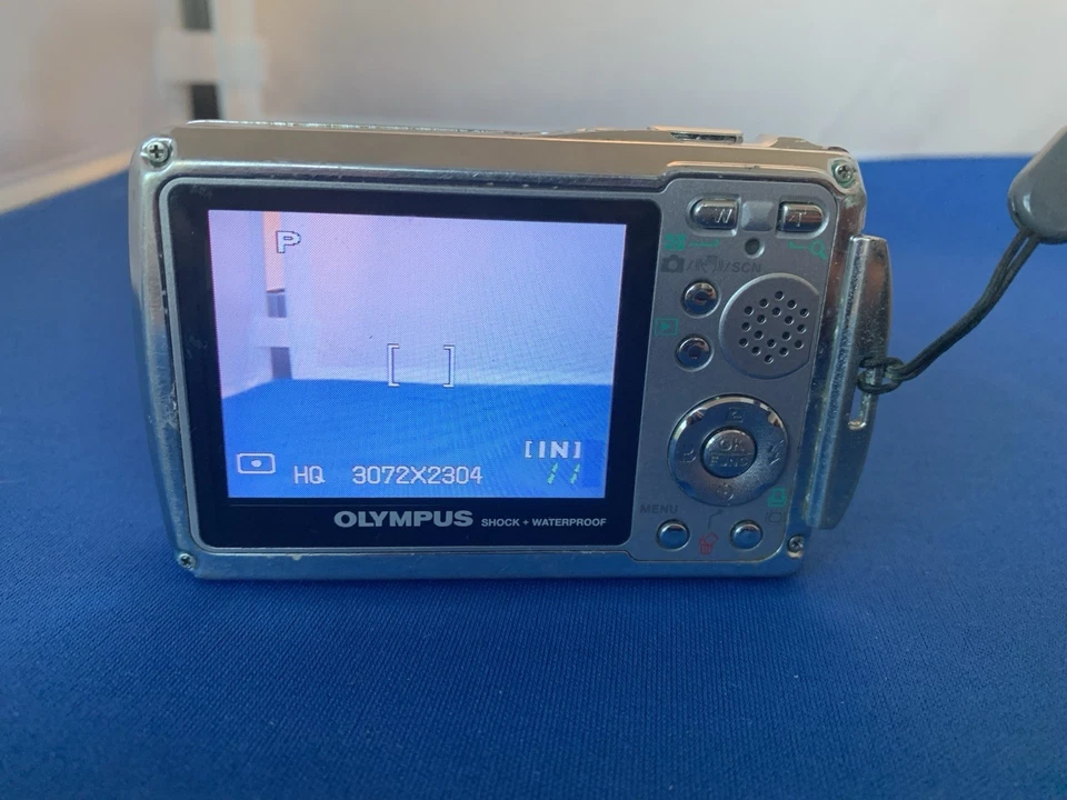 Olympus Stylus 725SW 7.1MP Digital Point & Shoot Shock & Waterproof *flaws* - Image 4 of 4