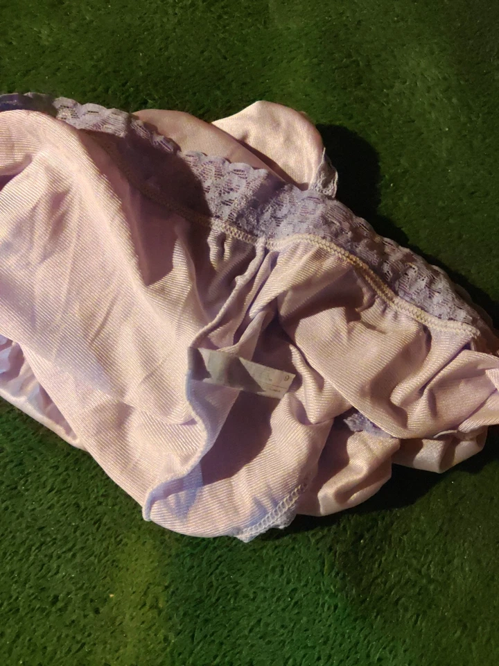 Bragas Hanes Talla 9 con Encaje Ancho Años 90 100% Nylon Suave Sedoso. Lavanda Foto 2 de 2