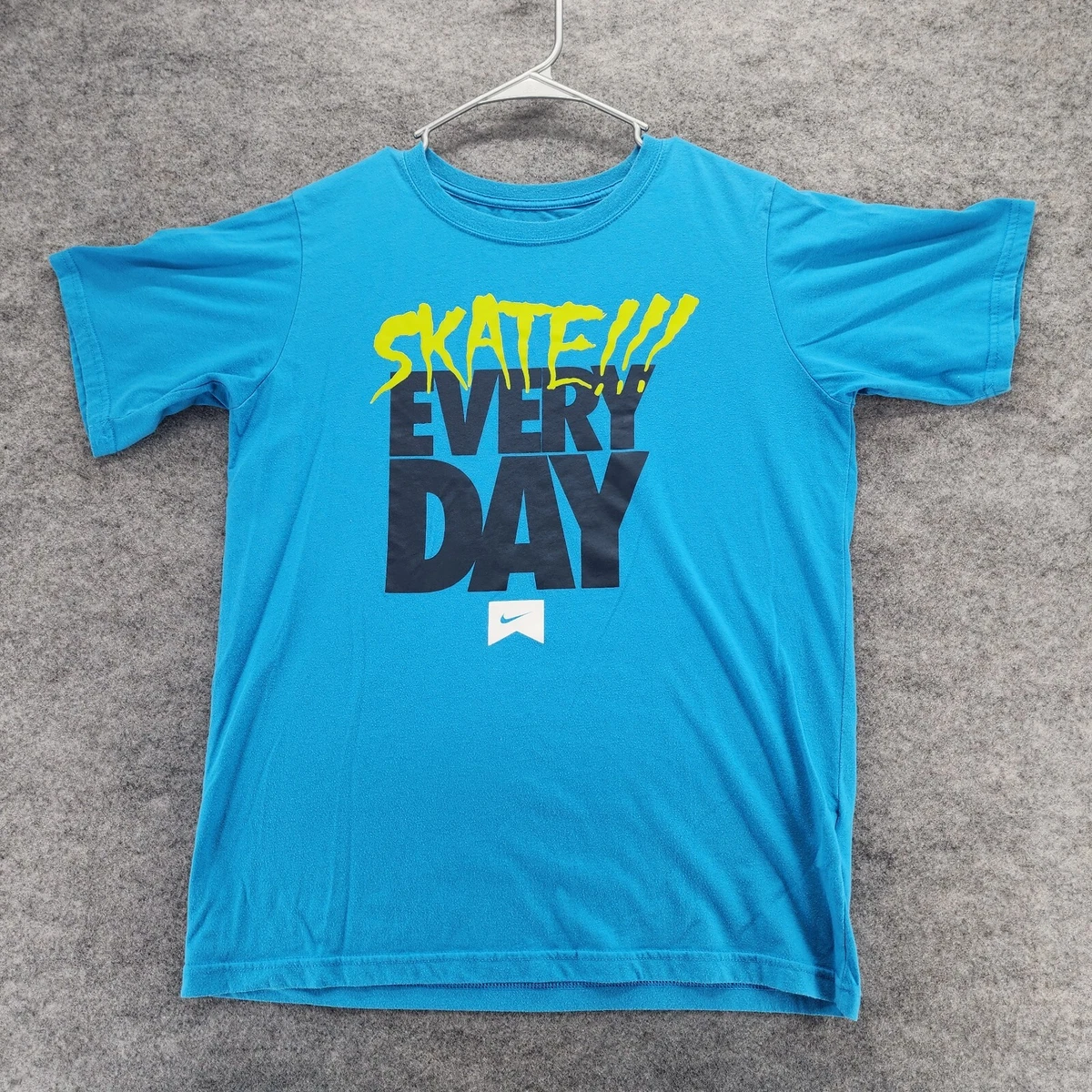 Nike shirt shop deals