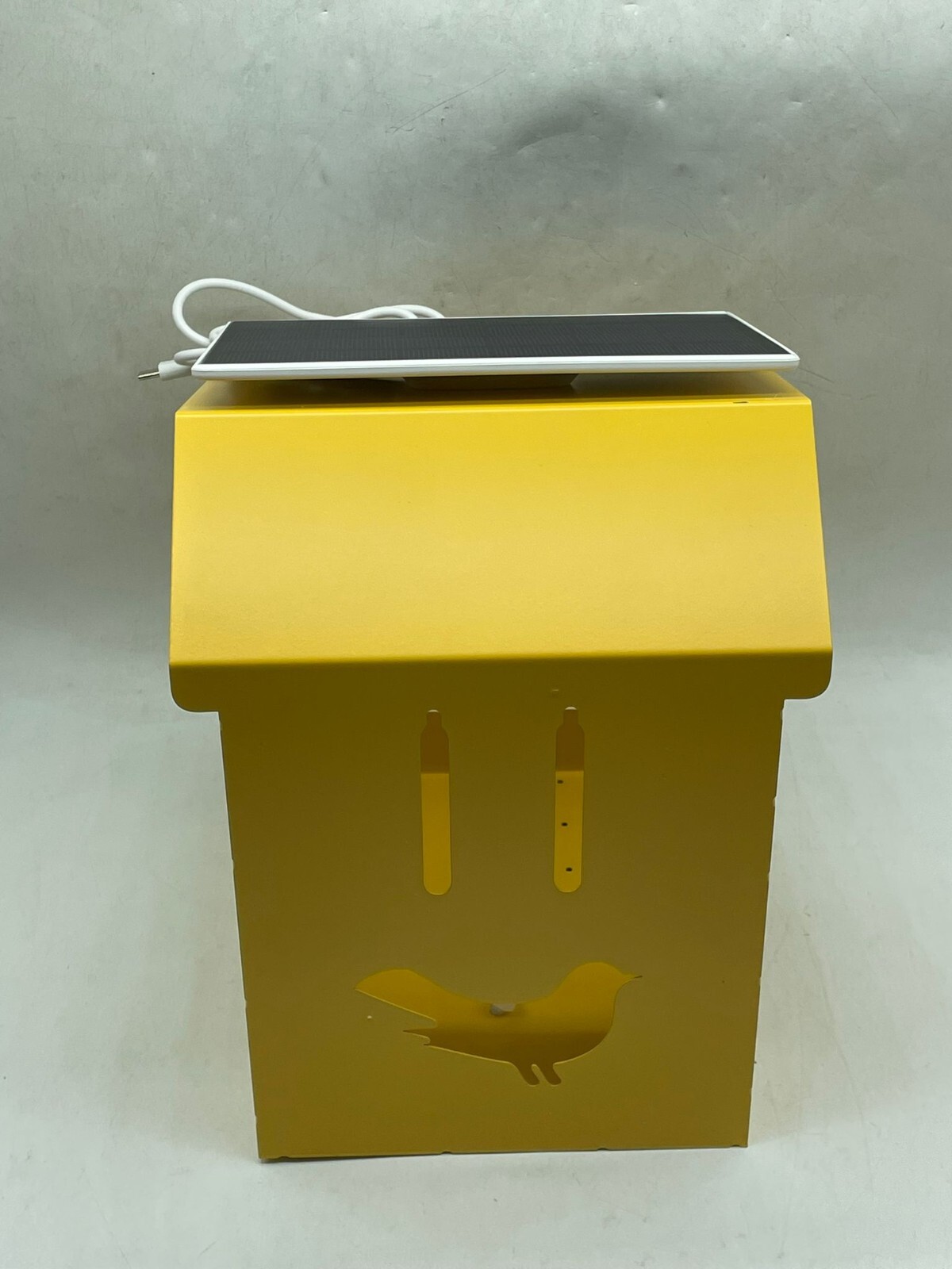 Metal Smart Bird Feeder with Camera Solar Powered ''READ''