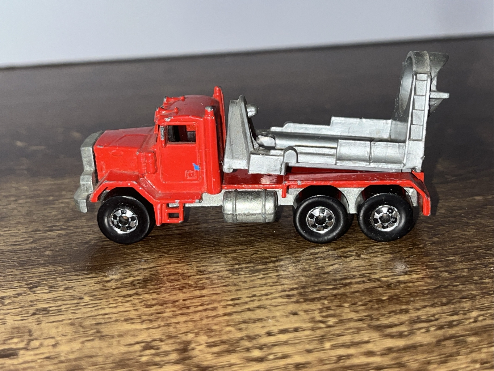 1979 Hot Wheels Peterbilt Semi Tractor 1:64 Scale Diecast Truck with Red Finish and Blackwalls