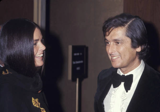 Ali MacGraw and Robert Evans 1971 Oldto P
