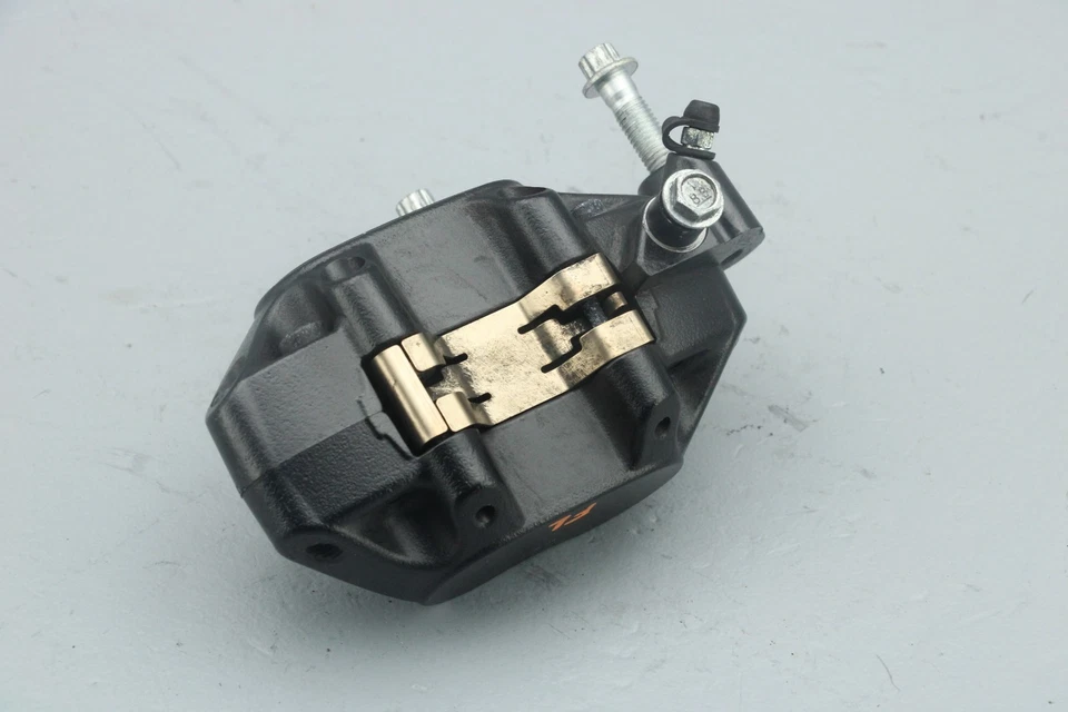 2019 Harley Softail Heritage Classic Front Left Brake Caliper Assembly 41300095 - Image 4 of 4