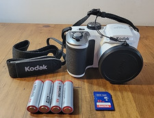 Kodak PIXPRO AZ251 White HD Digital Point And Shoot Camera with 25X Zoom TESTED