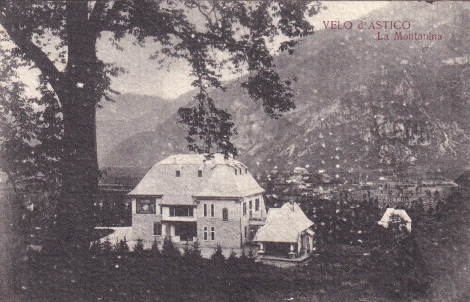 CARTOLINA DI VICENZA ,VELO D'ASTICO - LA MONTANINA - VILLA FOGAZZARO - 1918