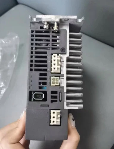 Servocontrolador KEYENCE MV-72 1 PIEZA USADO - Imagen 1 de 2