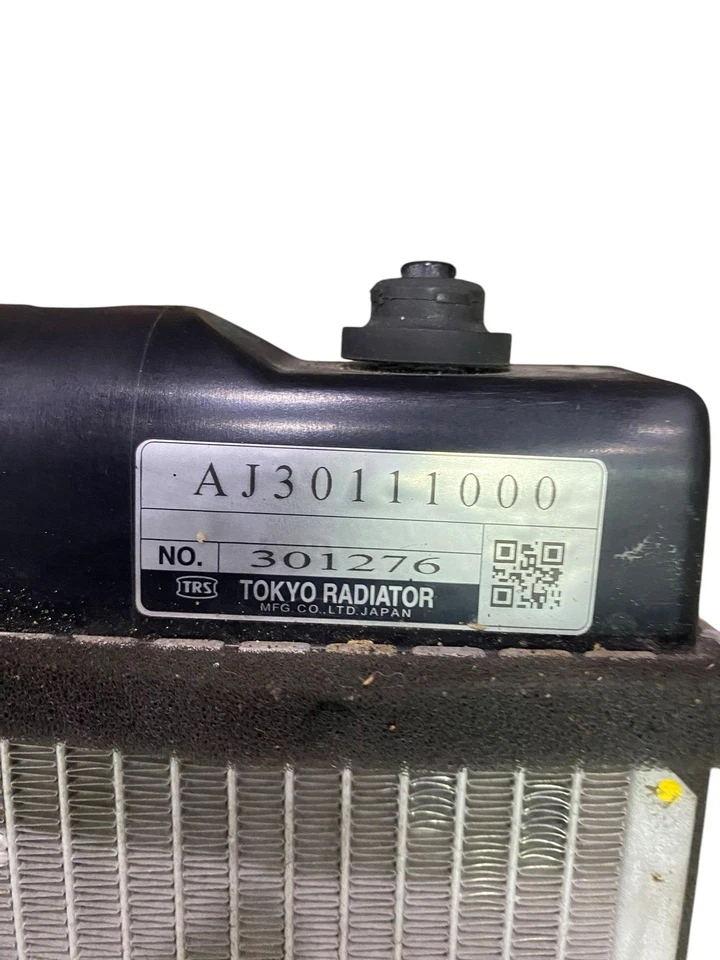 2009 - 2024 NISSAN GT-R R35 3.8L RADIATOR *68K MIES* AJ30111000 - Image 4 of 4