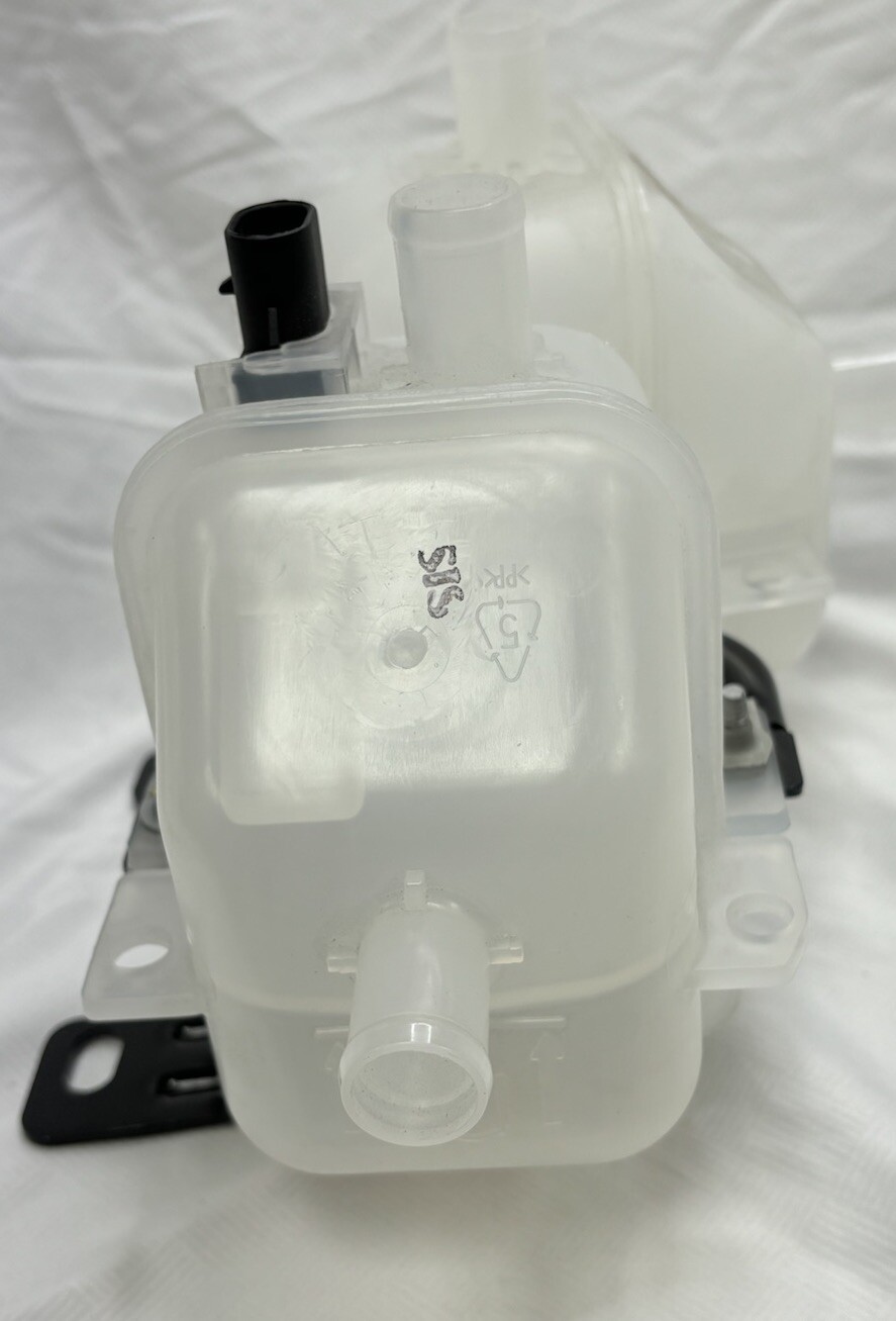 2017 Chevrolet Volt Radiator Reservoir Tank Assembly 42439123 for  