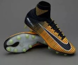 mercurial superfly size 4