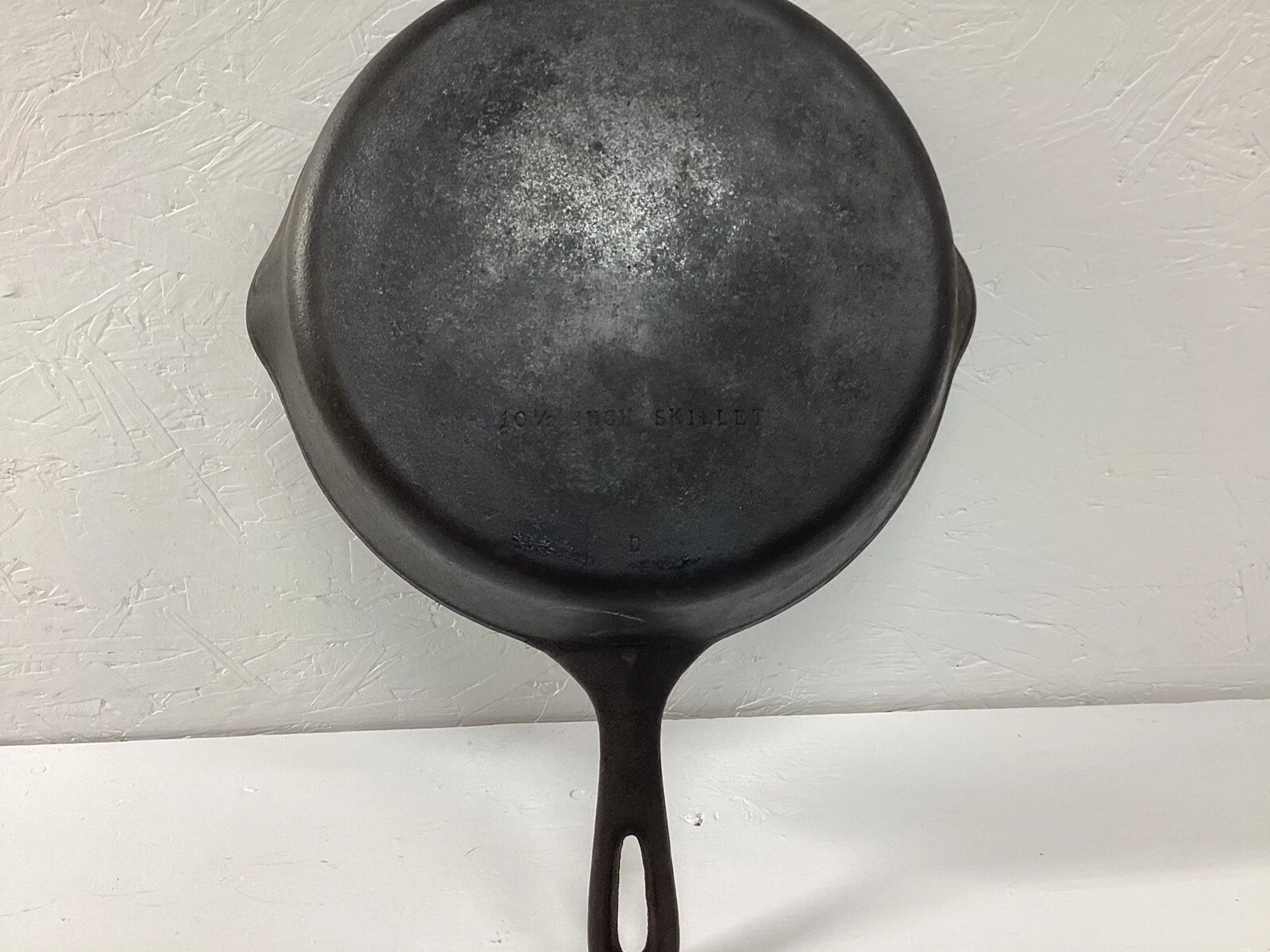 Vintage Antique No. 8 10.5in Cast Iron Skillet Made In USA D mark
Opens in a new window or tab