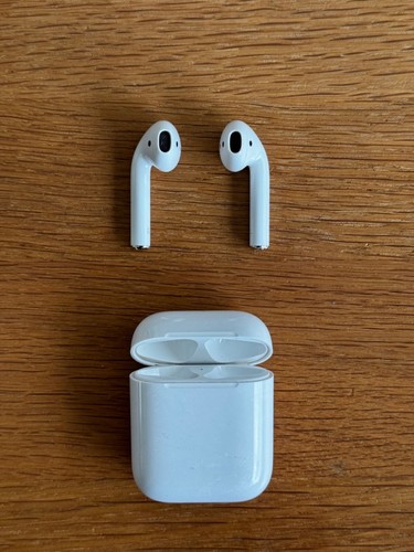 Apple AirPods 1st Generation In-Ear Headsets with Charging Case - White - Picture 6 of 11