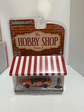 GREENLIGHT HOBBY SHOP Series 3 2011 NISSAN GT-R WITH RACE DRIVER 8E