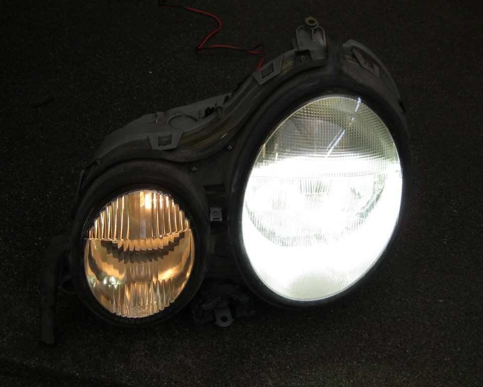 96-99 Mercedes-Benz W210 E Class OEM Left Driver Side Xenon Headlight Assembly - Imagem 2 de 4