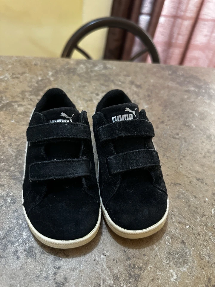 Zapatillas deportivas unisex Puma de gamuza para niños pequeños talla 7C Foto 2 de 4