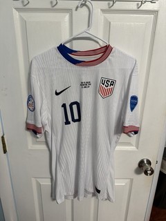 USA US USMNT Soccer Jersey XL Mislabeled L Christian Pulisic #10